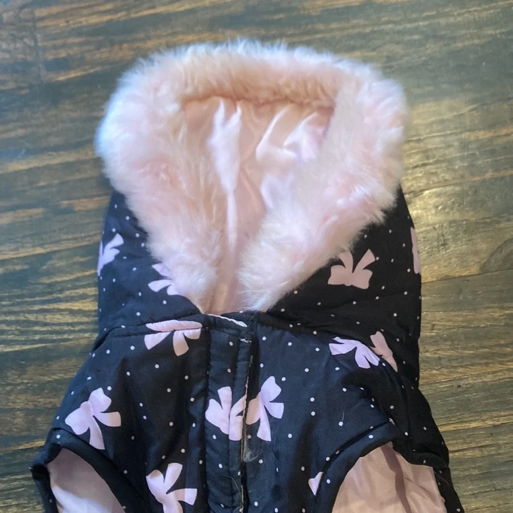🐾🦴HOST PICK🦴🐾FEMALE DOG WINTER COAT PINK/BLACK VELCRO, LEASH SNAP (NO LEASH) - Picture 3 of 9